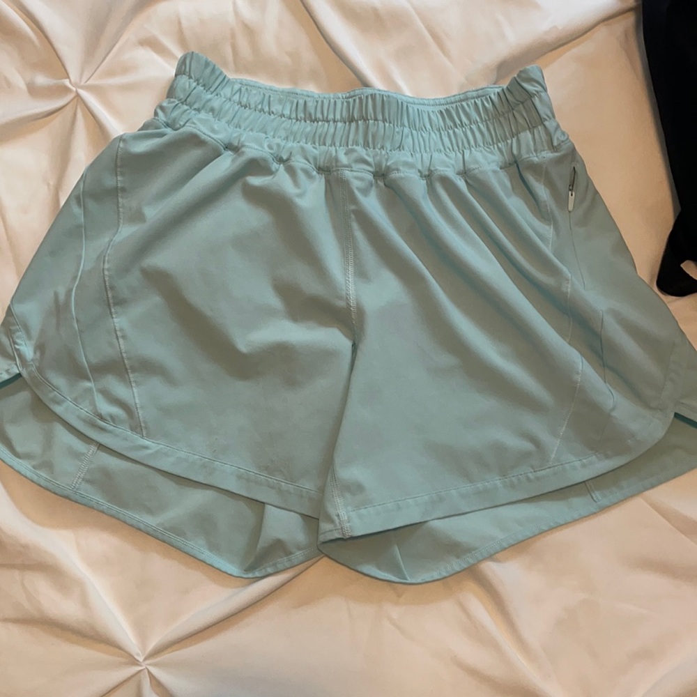 Lululemon track that short 5” sz 6